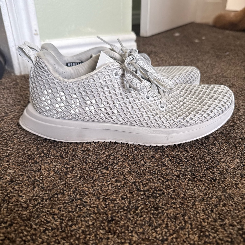 NOBULL Light Gray Mesh Athletic Sneakers